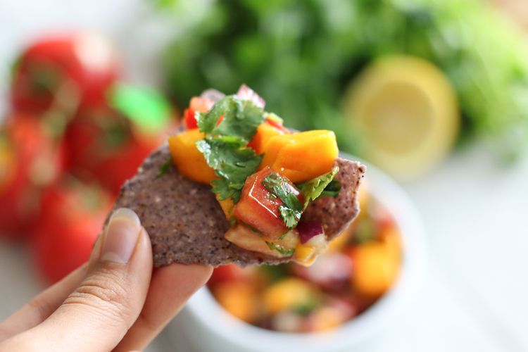 Easy Mango Salsa Recipe | www.LiveSimplyNatural.com