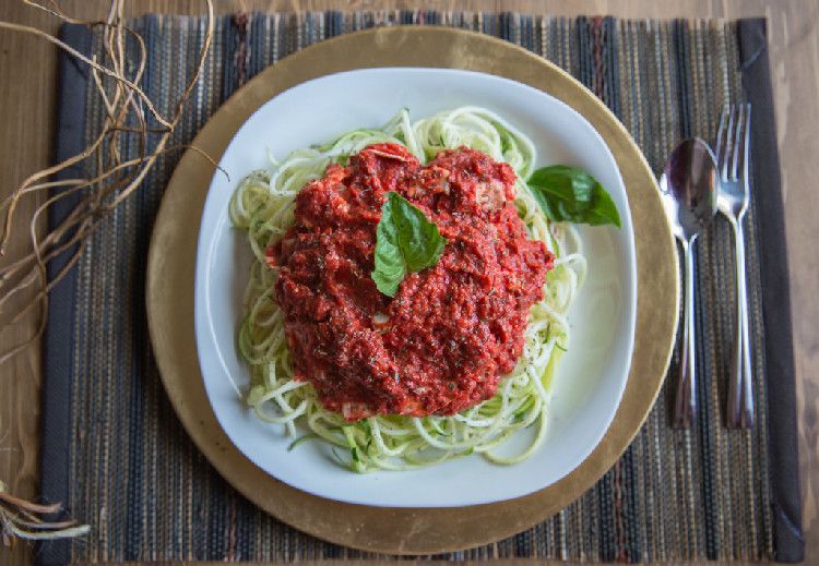 Simple Raw Spaghetti Sauce Recipe | www.LiveSimplyNatural.com