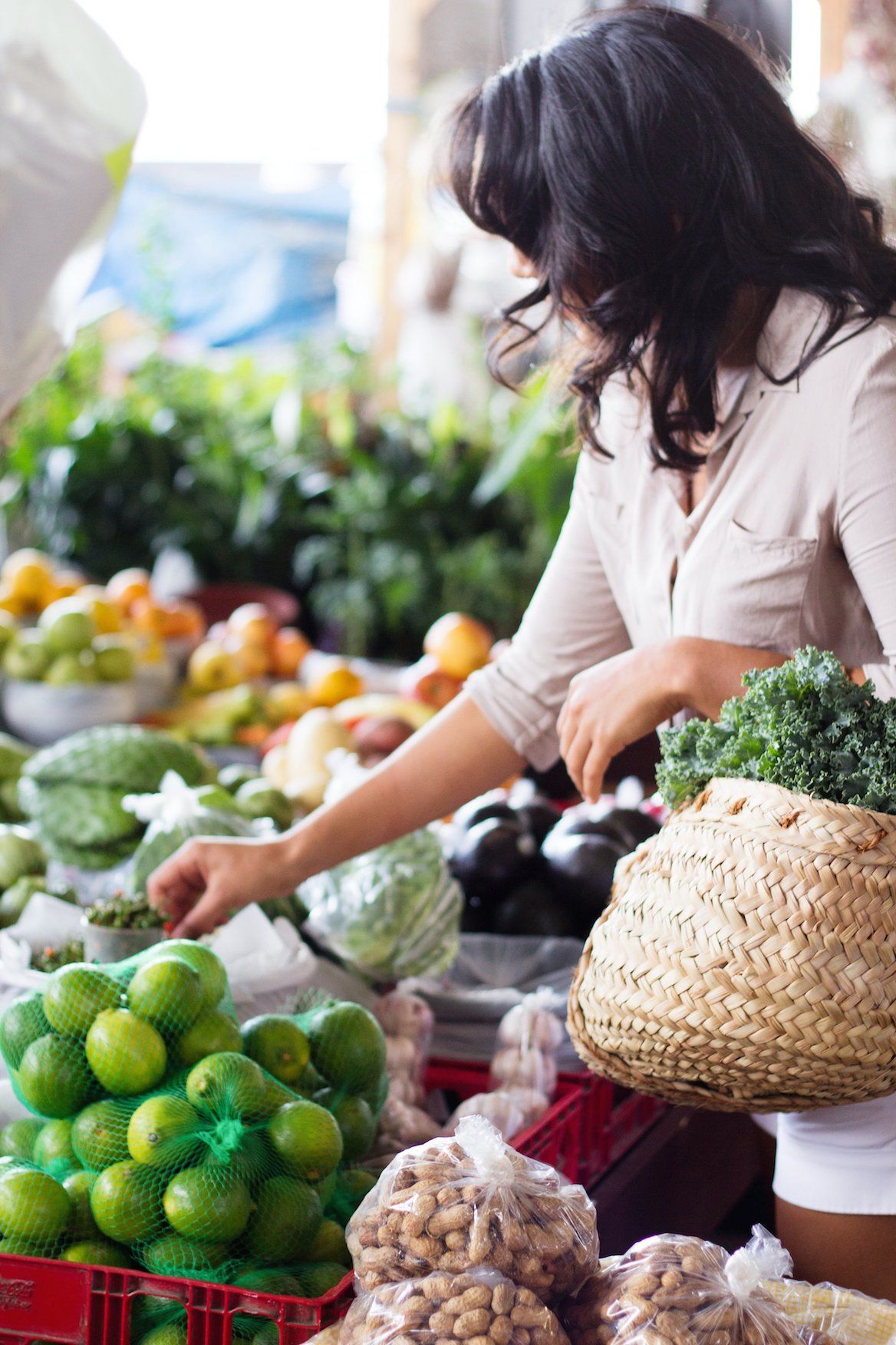 Buying Produce On A Budget | www.LiveSimplyNatural.com
