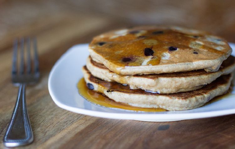 Vegan Gluten- Free Blueberry Oatmeal Pancake | www.LiveSimplyNatural.com