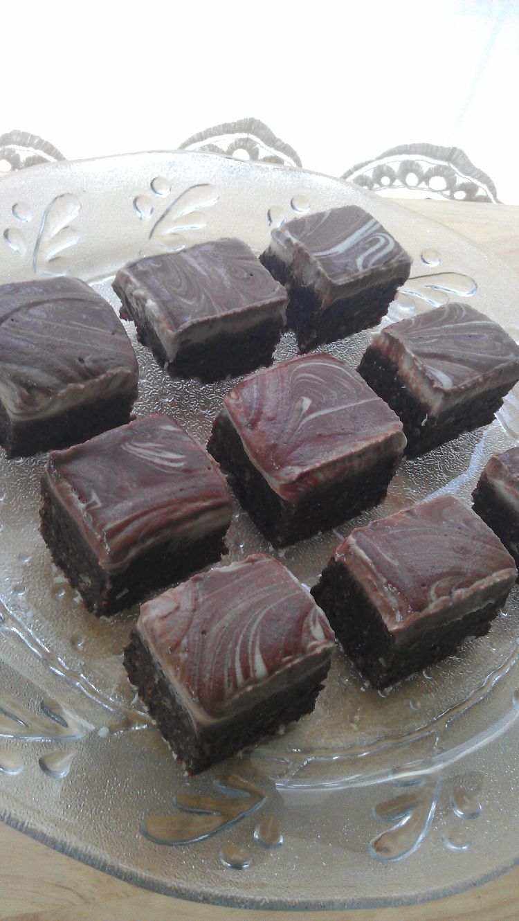 Raw Vegan Fig Brownie Recipe |www.LiveSimplyNatural.com