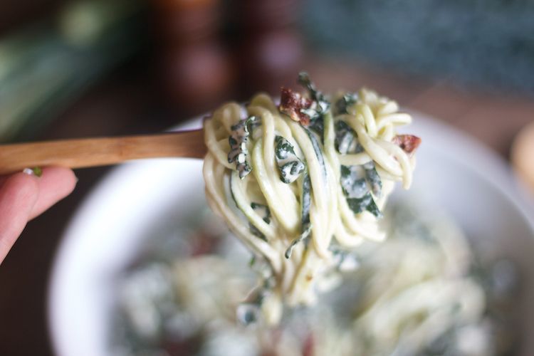 Raw Vegan Alfredo with Kale and Sundried Tomatoes