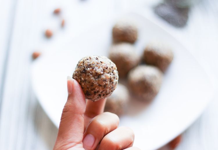 Chia Seed Energy Bites | www.LiveSimplyNatural.com