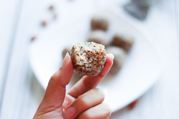 Chia Seed Energy Bites | www.LiveSimplyNatural.com