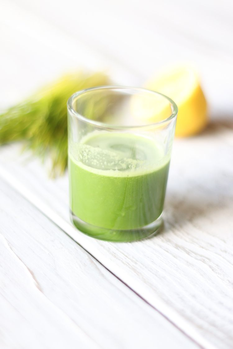 WheatGrass Lemon Tonic | www.LiveSimplyNatural.com