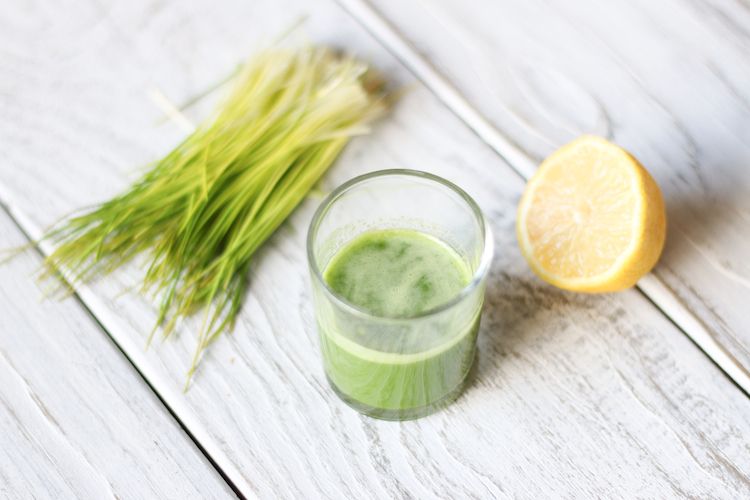 WheatGrass Lemon Tonic | www.LiveSimplyNatural.com