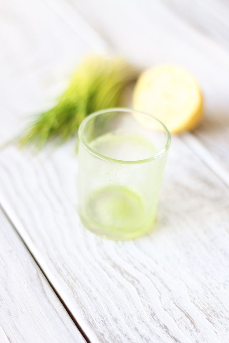 WheatGrass Lemon Tonic | www.LiveSimplyNatural.com