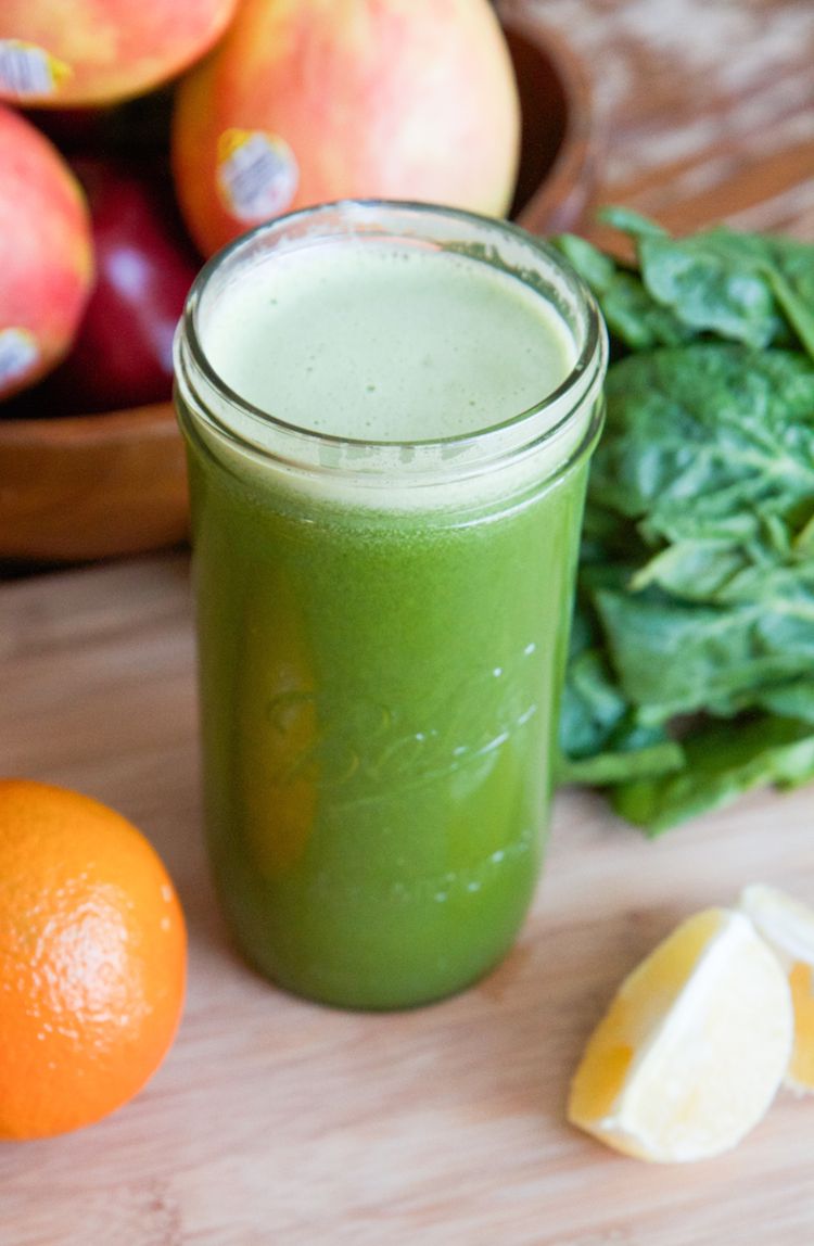 Spinach Orange Green Juice | www.LiveSimplyNatural.com