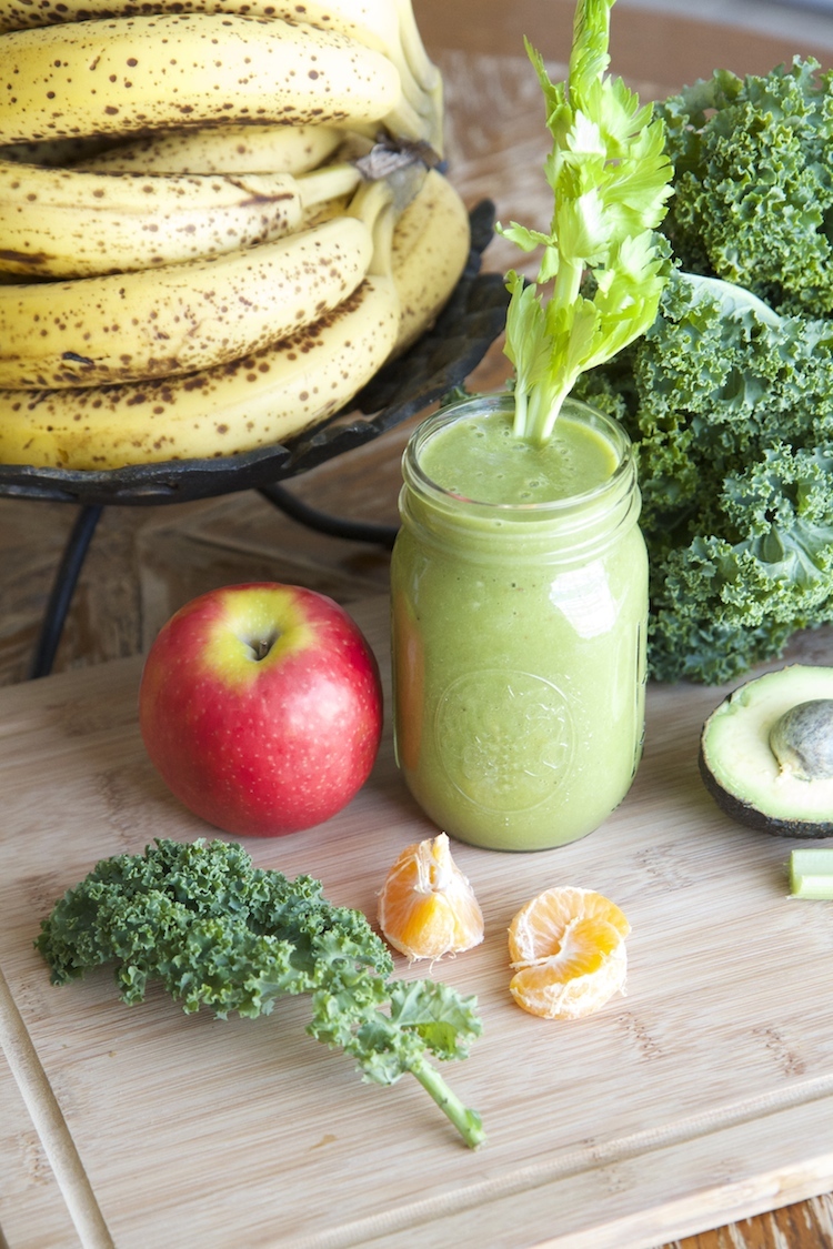 the-ultimate-green-smoothie | www.LiveSimplyNatural.com