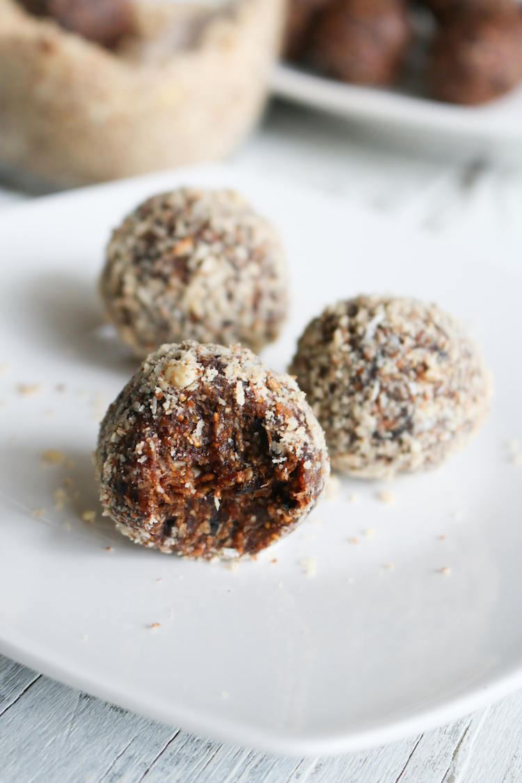 Raw Fig Newton Energy Bites | www.LiveSimplyNatural.com