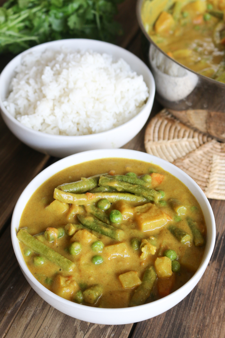 Cashew Coconut Indian Vegetable Curry | www.LiveSimplyNatural.com