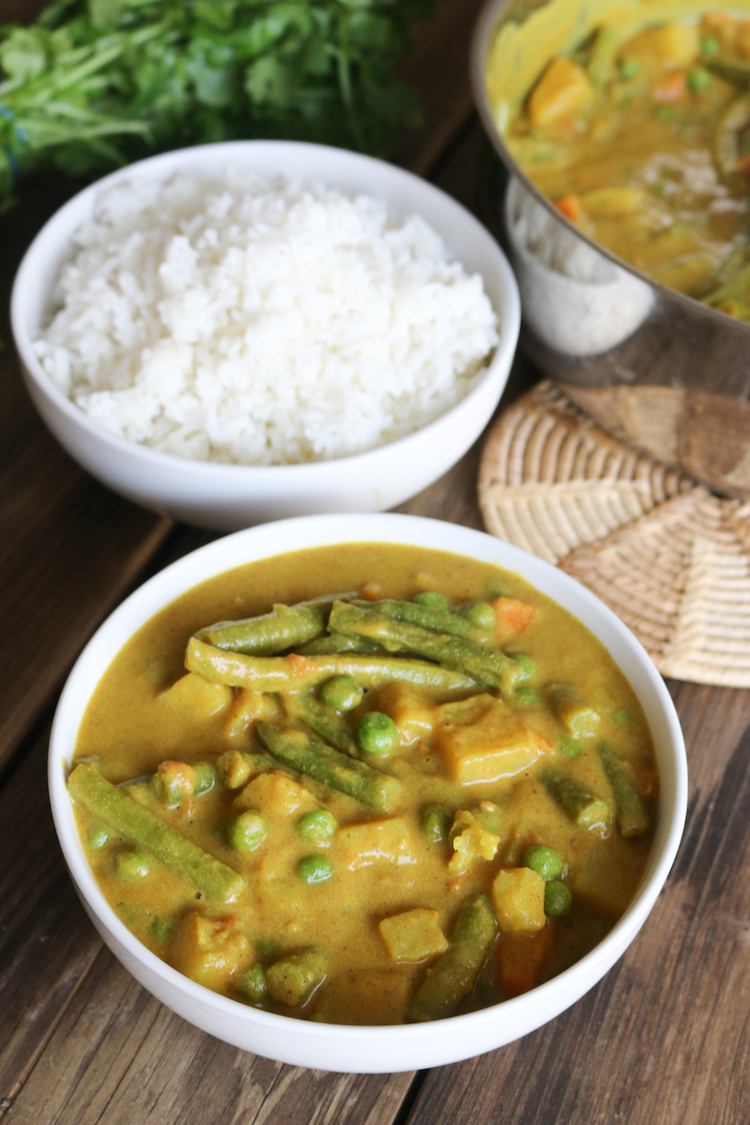 Creamy Cashew Indian Vegetable Curry | www.LiveSimplyNatural.com