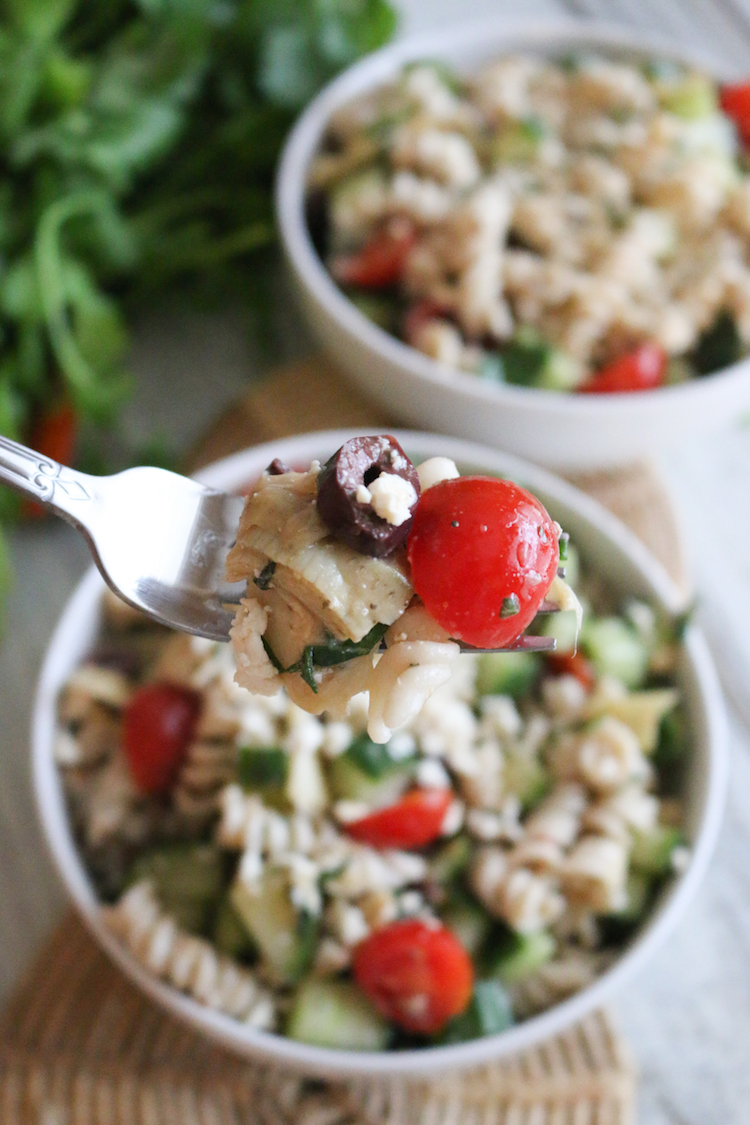 Vegan Mediterranean Veggie Pasta Salad | www.LiveSimlyNatural.com