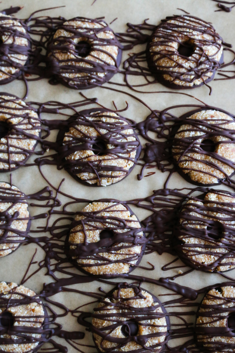 No-Bake Vegan Samoa Cookies | www.LiveSimplyNatural.com