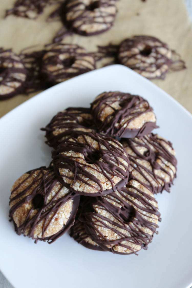 No-Bake Vegan Samoa Cookies | www.LiveSimplyNatural.com