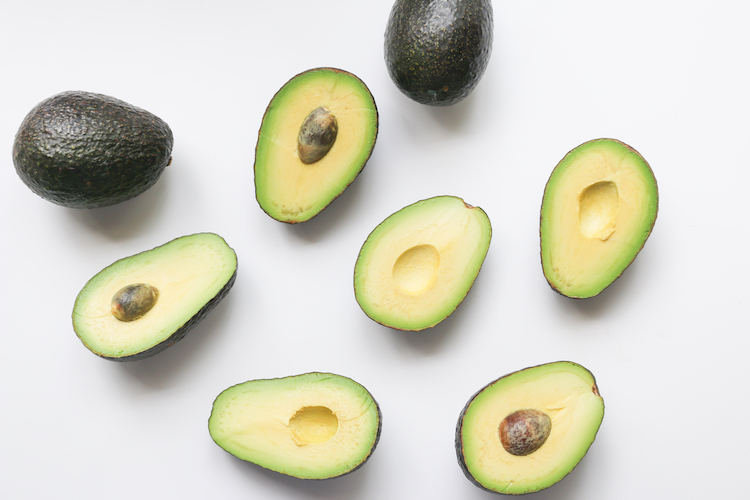 Produce Guide: Avocado | www.livesimplynatural.com