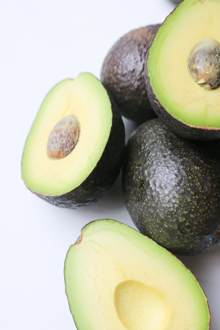 Produce Guide: Avocado | www.livesimplynatural.com