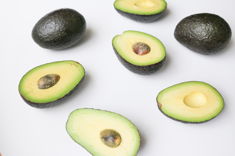 Produce Guide: Avocado | www.livesimplynatural.com