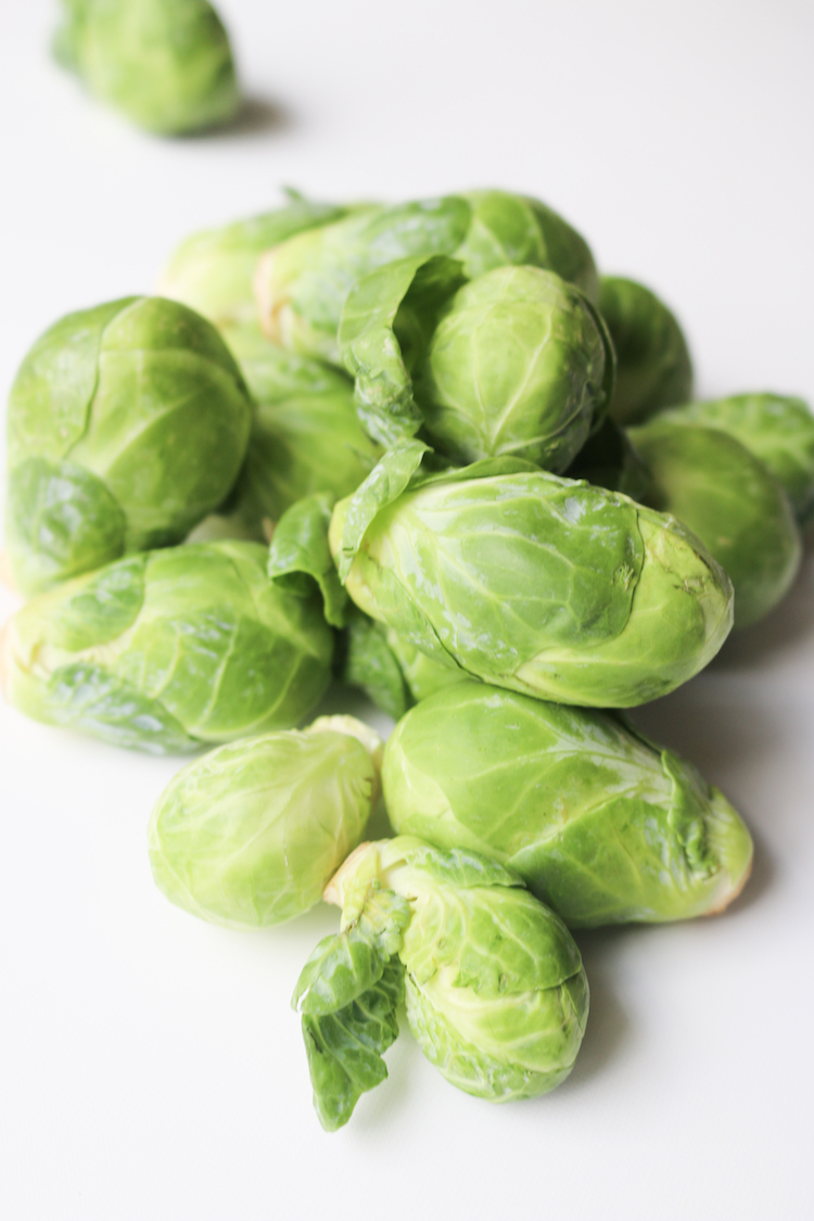 Produce Guide: Brussel Sprouts | www.livesimplynatural.com