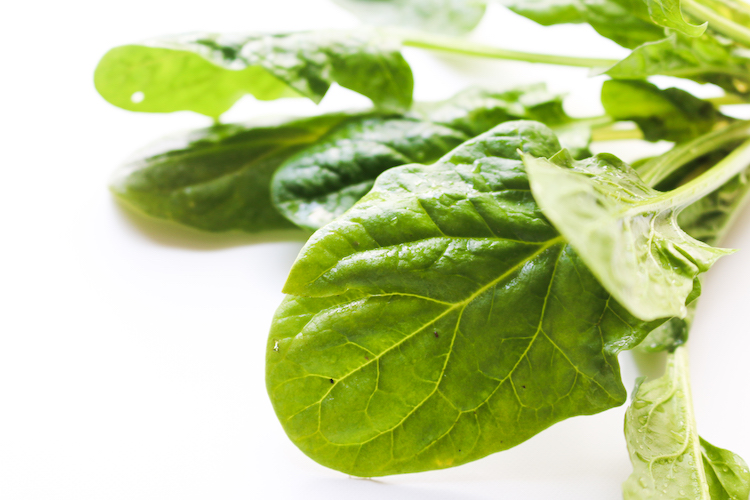 Produce Guide: Spinach | www.livesimplynatural.com