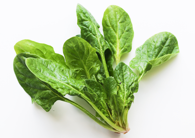 Produce Guide: Spinach | www.livesimplynatural.com