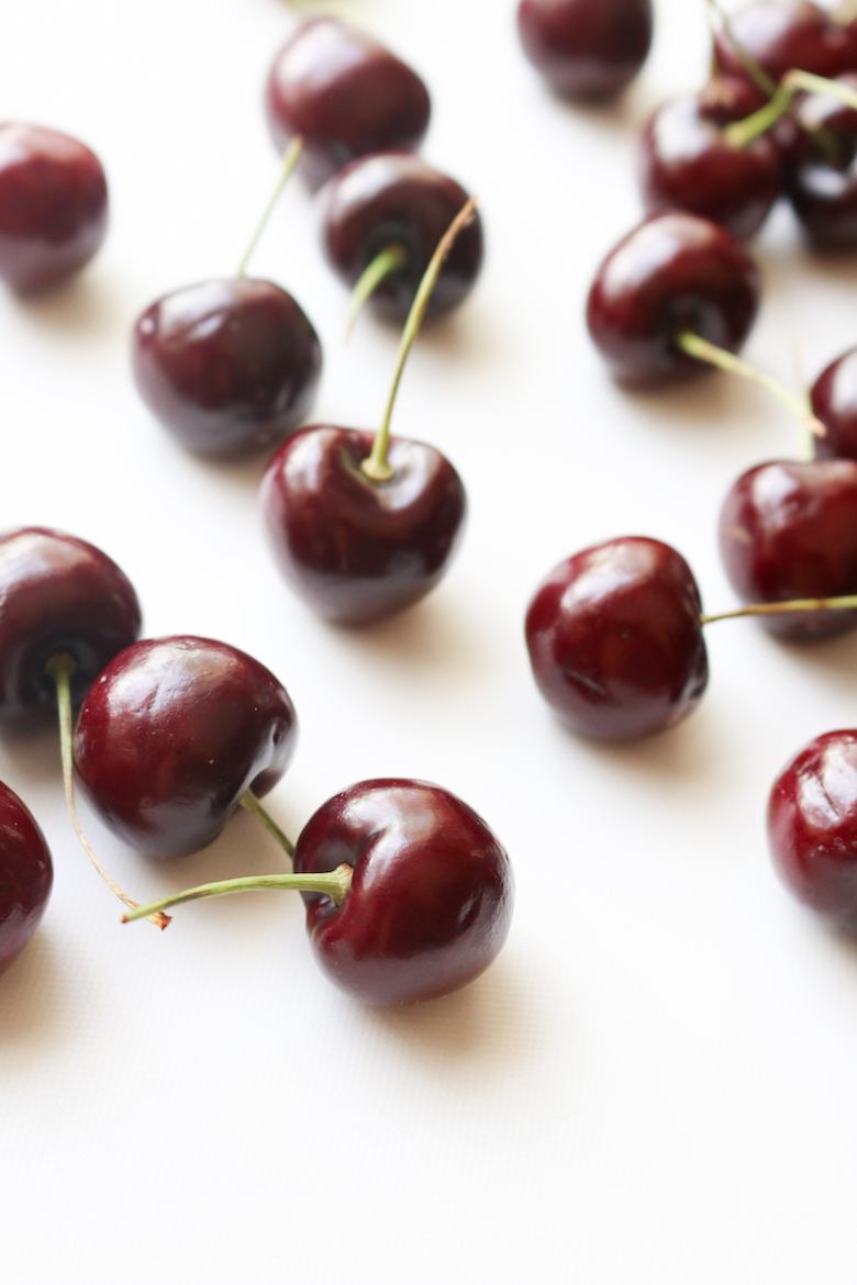 Produce Guide: Cherries | www.livesimplynatural.com