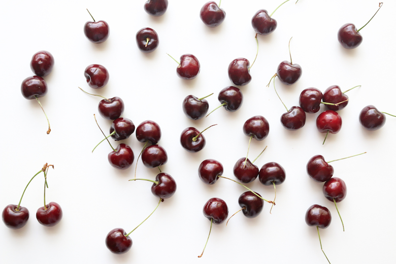 Produce Guide: Cherries | www.livesimplynatural.com