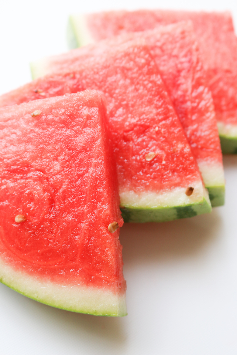 Produce Guide: Watermelon | www.livesimplynatural.com