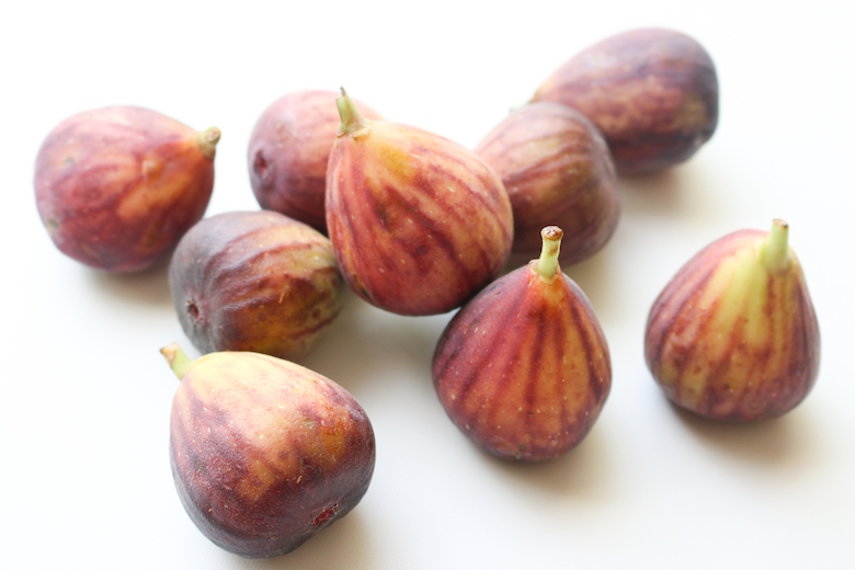 Produce Guide: Figs | www.livesimplynatural.com