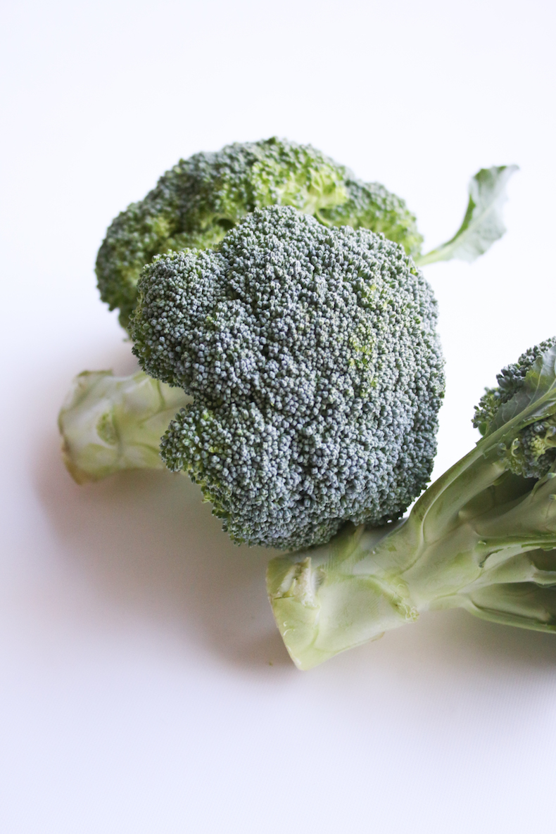 Produce Guide: Broccoli | www.livesimplynatural.com