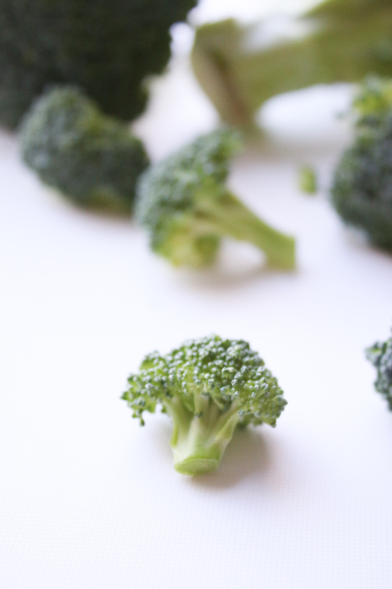 Produce Guide: Broccoli | www.livesimplynatural.com