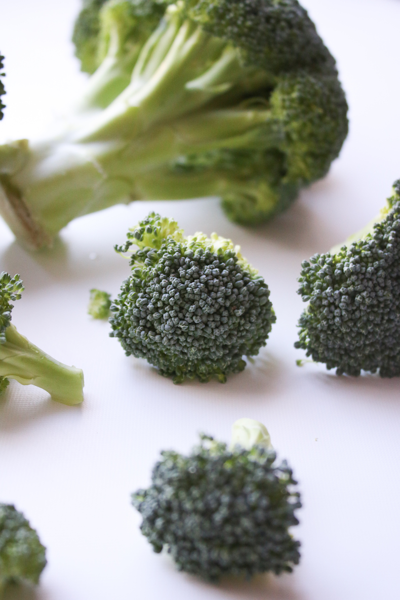 Produce Guide: Broccoli | www.livesimplynatural.com