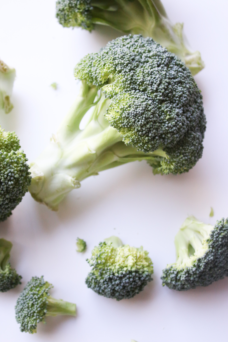 Produce Guide: Broccoli | www.livesimplynatural.com