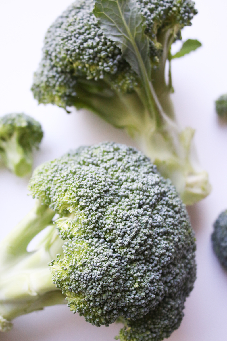 Produce Guide: Broccoli | www.livesimplynatural.com