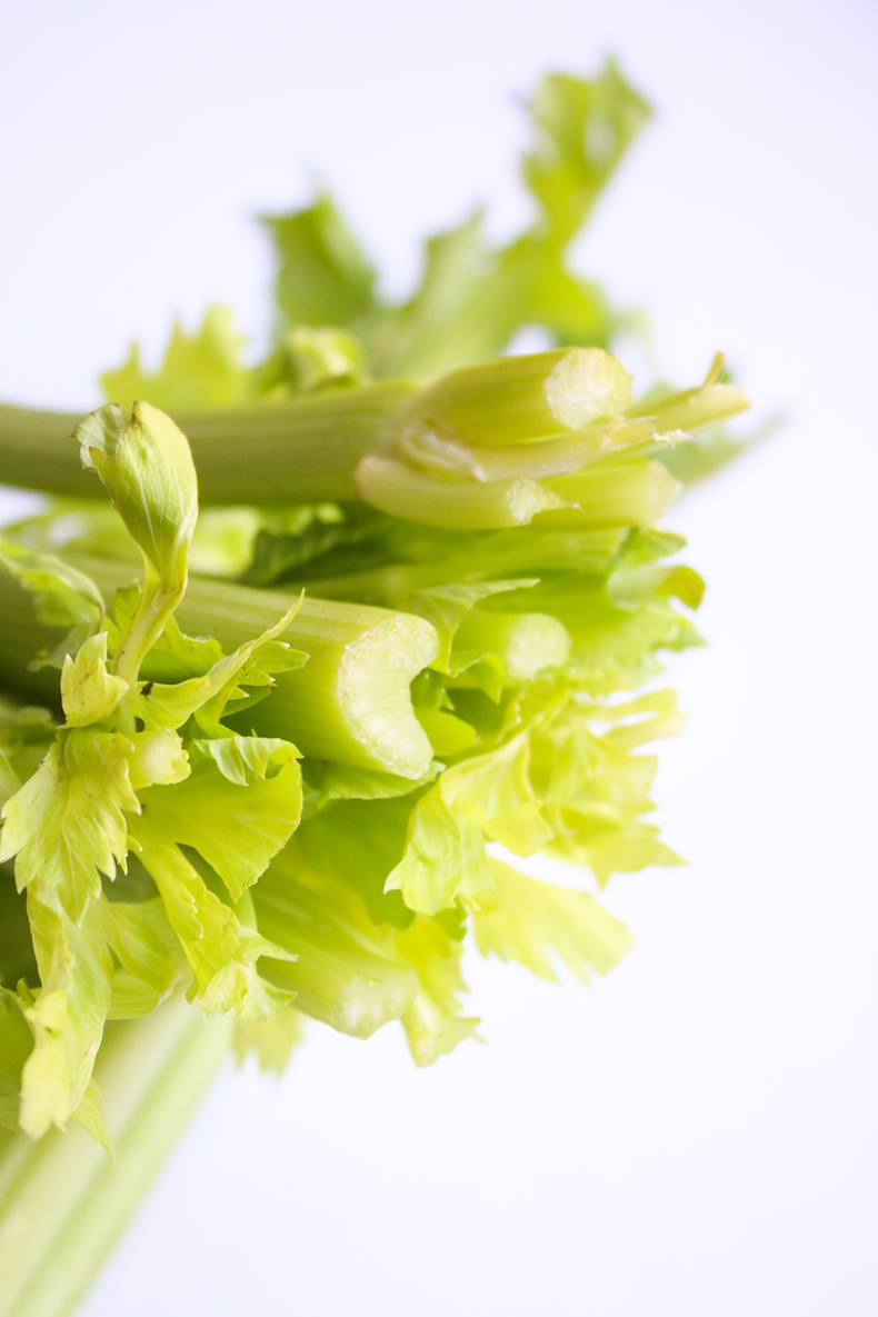 Produce Guide: Celery | www.livesimplynatural.com