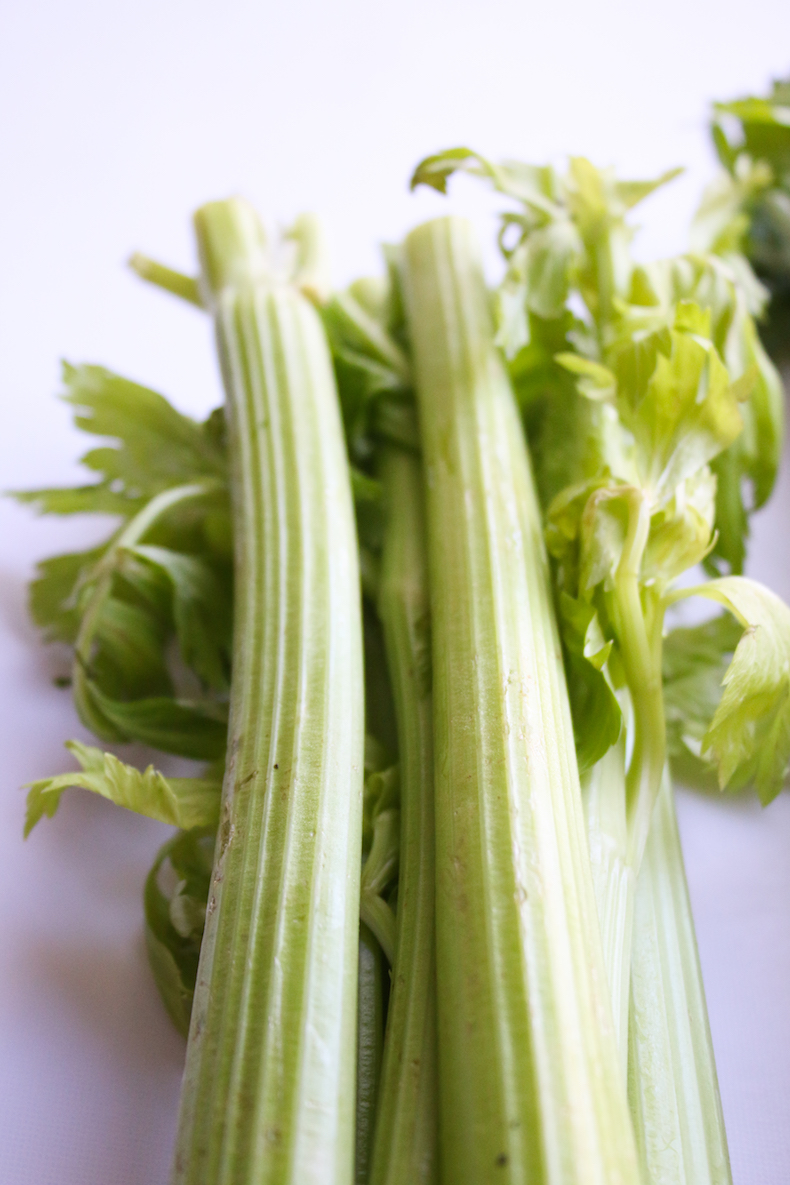 Produce Guide: Celery | www.livesimplynatural.com