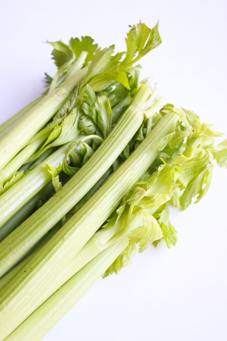 Produce Guide: Celery | www.livesimplynatural.com