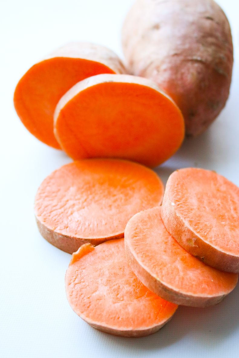 Produce Guide: Sweet Potatoes | www.livesimplynatural.com