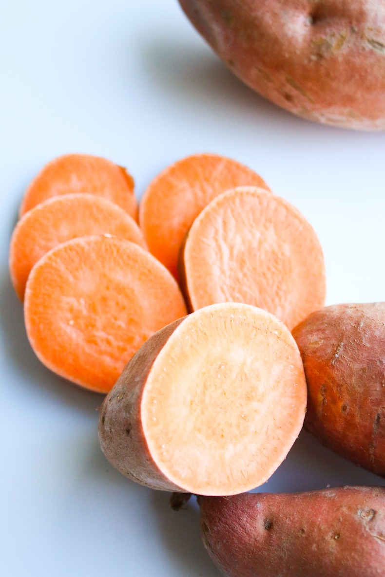 Produce Guide: Sweet Potatoes | www.livesimplynatural.com