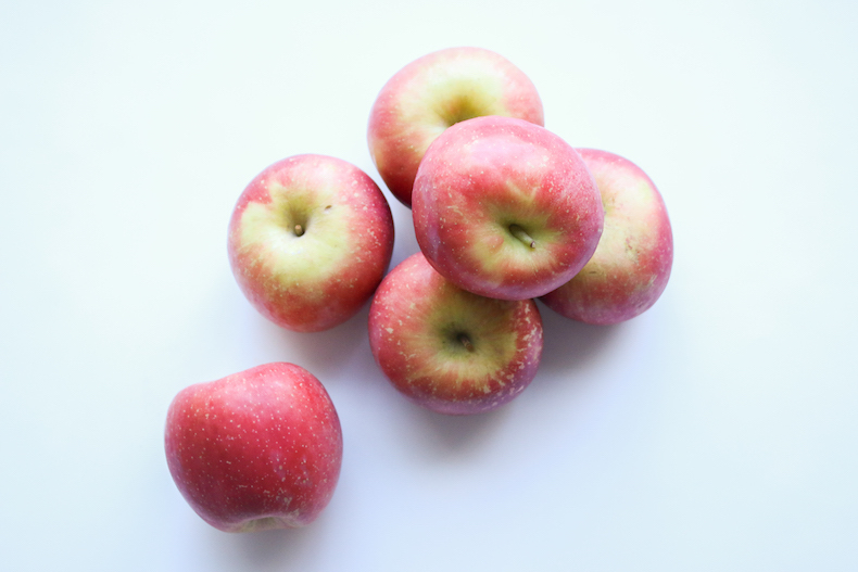 Produce Guide: Apples | www.livesimplynatural.com