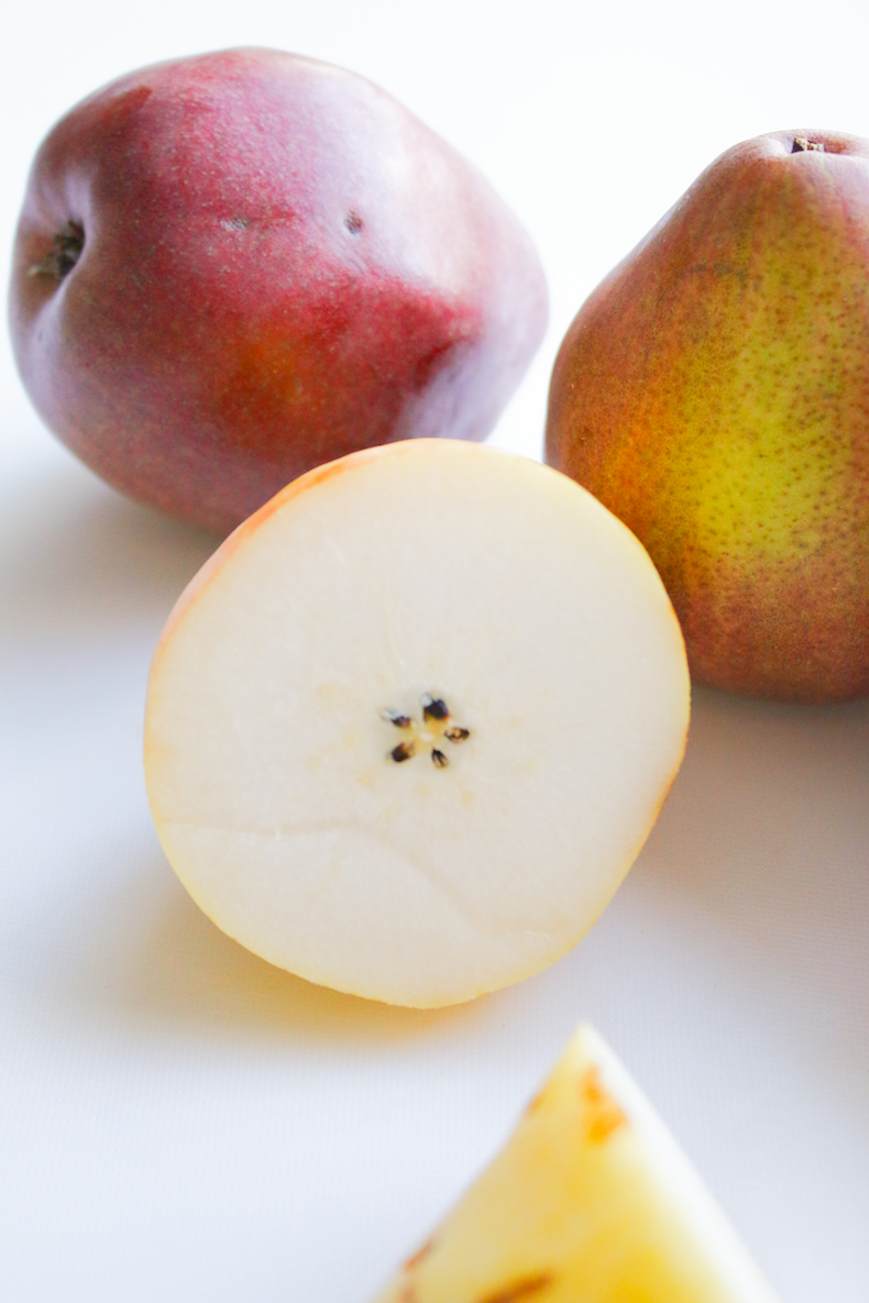 Produce Guide: Pears | www.livesimplynatural.com