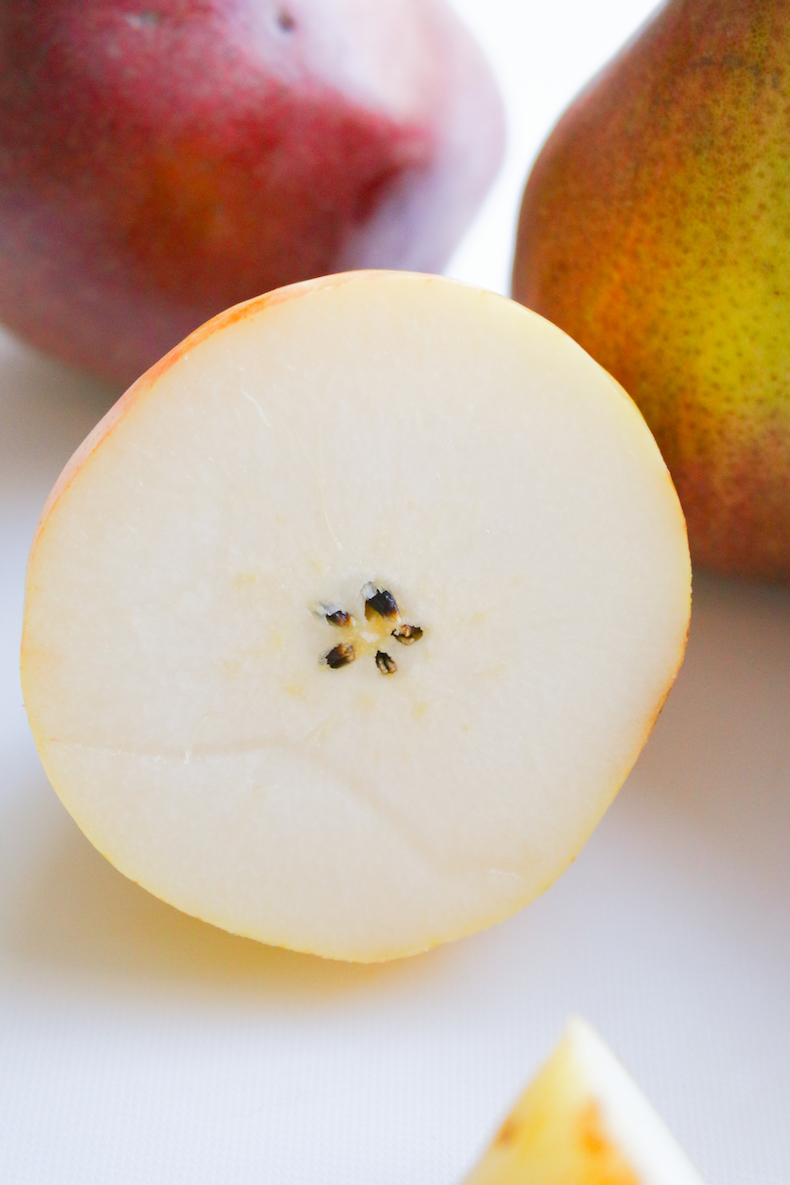 Produce Guide: Pears | www.livesimplynatural.com