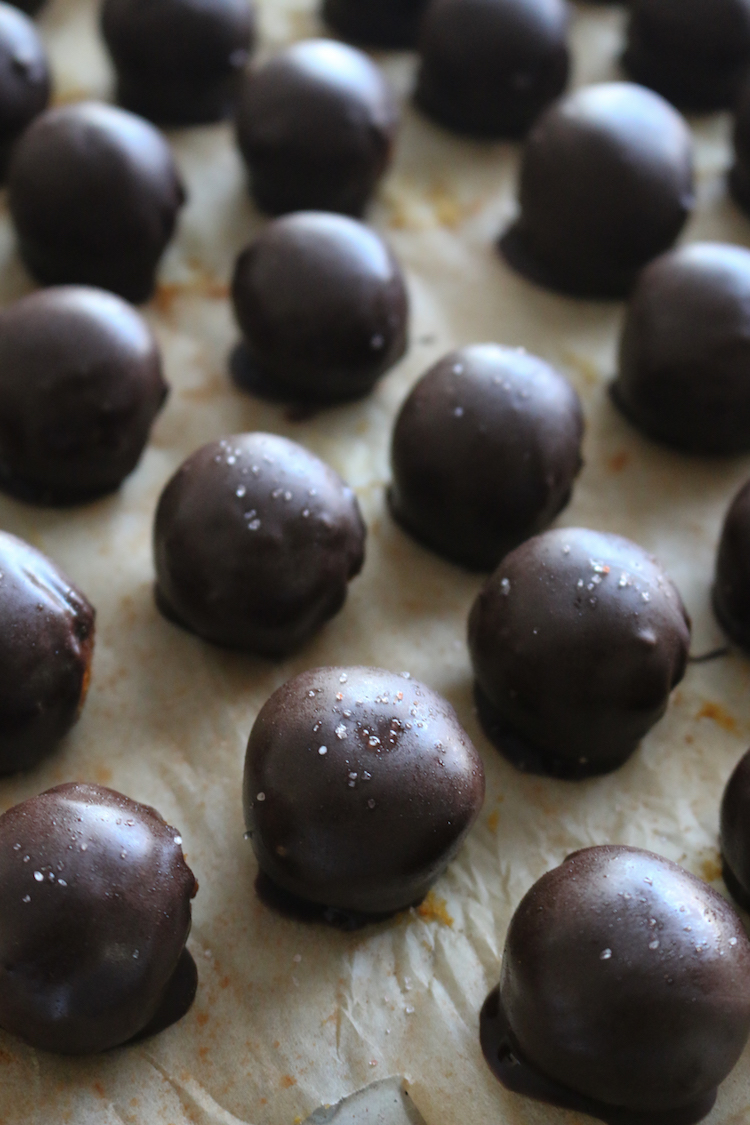 Pumpkin Pie Vegan Truffles | www.livesimplynatural.com