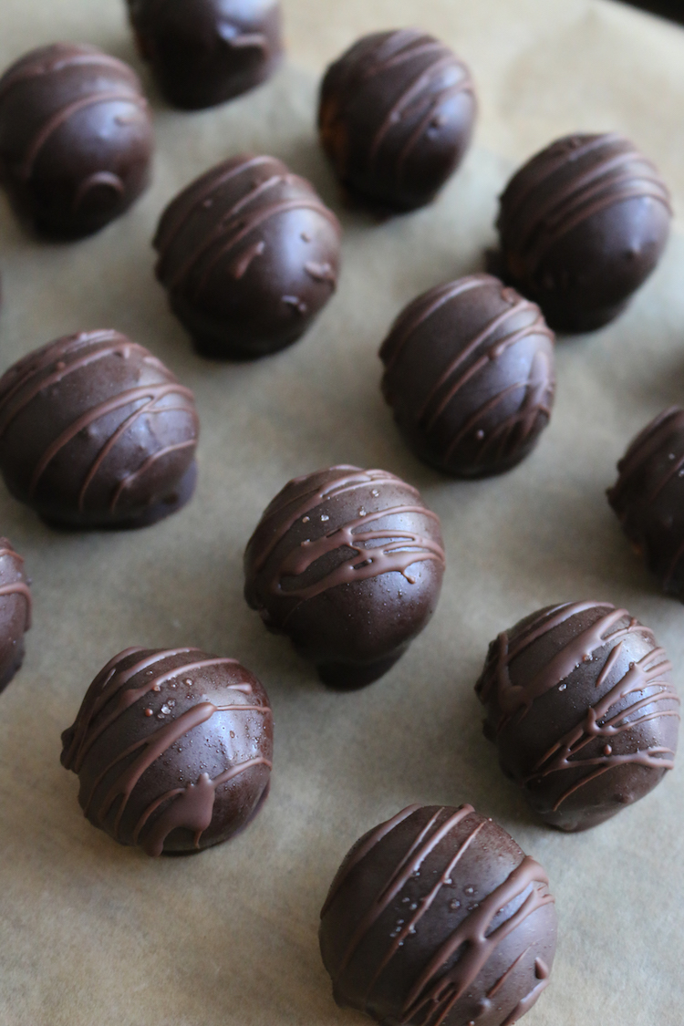 Pumpkin Pie Vegan Truffles | www.livesimplynatural.com