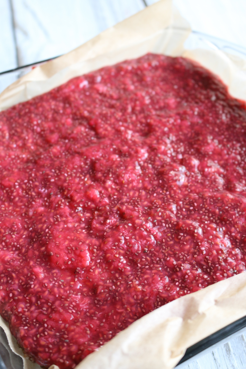 Raw Vegan Raspberry Cheese Cake Bars | www.livesimplynatural.com