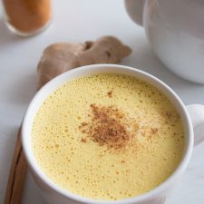 Vegan Golden Milk Latte Recipe (Naturally Sweetened) - Simply Quinoa