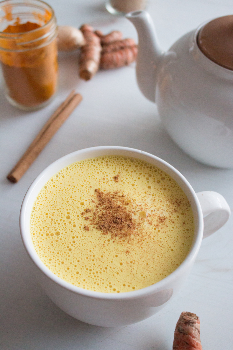 Golden milk turmeric latte (very healthy, delicious and comforting!)